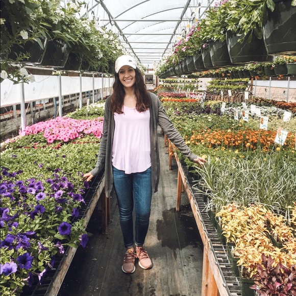 Meet your Posher, Courtney - Picture 1 of 1